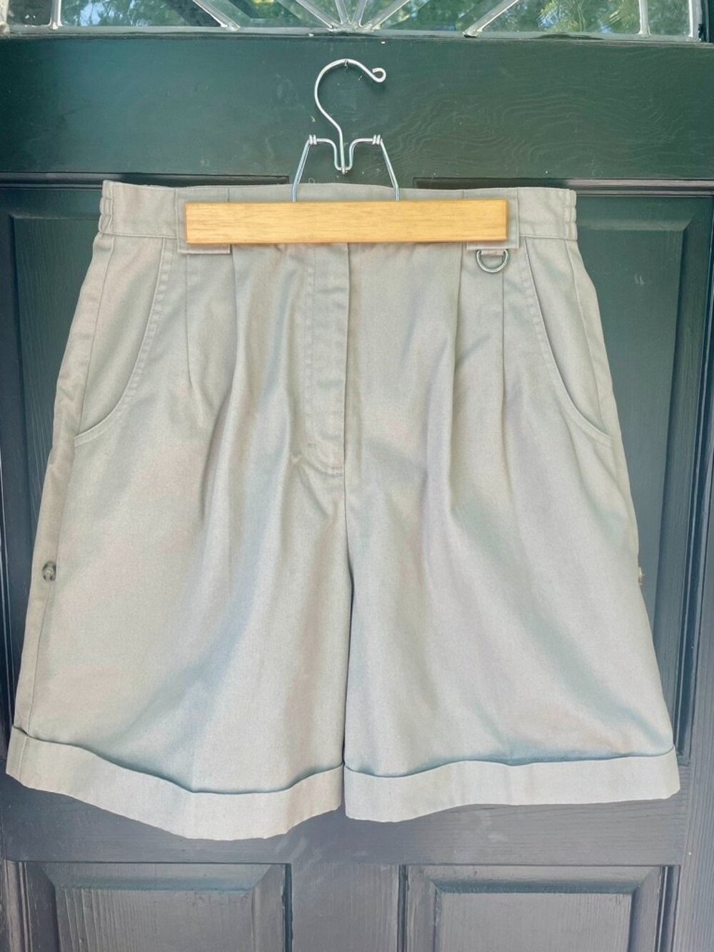 Vintage Tilley Endurables Khaki Pleated Bermuda Shorts Size 10 Made in Canada